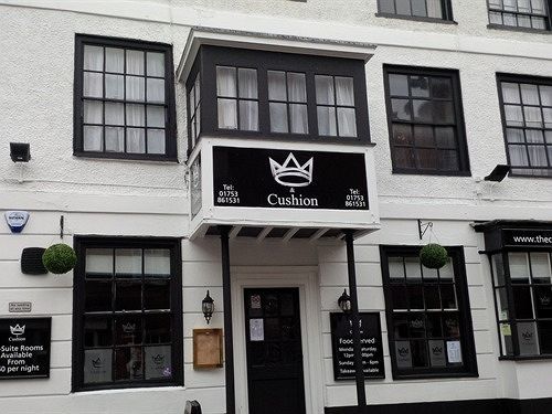 The Crown And Cushion Hotel Windsor Exterior photo
